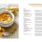 **LINSENCREMESUPPE mit Tahini und Gemüsechips**. Zubereitungszeit: 25 Minuten. Zutaten für 4 Portionen. Links: Suppenschüssel.