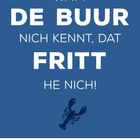 "WATT DE BUUR NICH KENNT, DAT FRITT HE NICH!" Illustration mit einem blauen Hintergrund und einem Hummer. Unten ist ein Kalender für Mai.