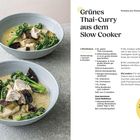 Grünes Thai-Curry aus dem Slow Cooker. Zutatenliste und Schritt-für-Schritt-Anleitung. Zwei Schalen mit Curry und Reis.