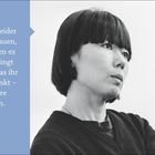 Ich mache Kleider für starke Frauen... Juni, 25. Woche. Rei Kawakubo. 

Kalender, Zitat, Foto einer Frau.