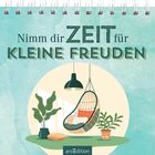 „Nimm dir ZEIT für KLEINE FREUDEN“. Illustration: Hängesessel, Pflanzen, Kissen und Lampe in gemütlicher Szene.