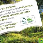 Text in Grün und Schwarz über nachhaltige Forstwirtschaft. Enthält FSC-Logo und ein weiteres Logo unten rechts; Hintergrund: Wald.