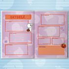 In einem lilafarbenen Kalender sind Tage Ende September bis Anfang Oktober mit Halloween-Illustrationen dekoriert.