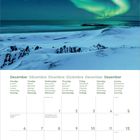 Kalenderseite für Dezember 2027. Oben Polarlichter über verschneiter Landschaft. Wochentage in mehreren Sprachen.