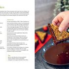 Titel: Nussecken. Zutaten, Zubereitung und Tipp für Nussecken. Rechts eine Hand, die ein Nusseck in Schokolade taucht.