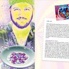 Ein Mann in einem Hemd mit Palmenmuster hält einen Teller mit Essen. Text: „Lieber Udo, welch spannende Geschichten du da erzählst...“