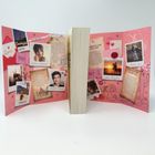 Texte: "Howdy!", "YEEHAW!", "Esra Tanner", "Die Schöne Annie Lou". Collage mit Fotos und rosa Hintergrund.
