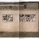 Fünf schwarz-weiße Illustrationen von mechanischen Motiven an einer Backsteinwand, umgeben von diagonalen Holzleisten.