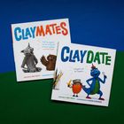 Zwei Buchcover, "Claymates" und "Claydate", mit farbenfrohen Tonfiguren auf blau-grünem Hintergrund.