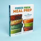 "FREEZE FRESH MEAL PREP" und "160 MEAL STARTERS" darauf sind farbige, gestapelte Brotscheiben. Autor: Crystal Schmidt.