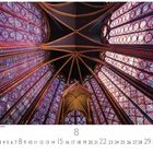 Sainte Chapelle, Paris, Frankreich. Zahl 8. Kalenderdaten 1-31. Bunte Glasfenster und gotische Architektur dominieren.