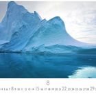 Text: "8", darunter eine Zahlenreihe bis 31. Großer, beeindruckender Eisberg über ruhigem Wasser, Himmel teils bewölkt.