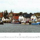 Text: "Hiddensee, Hafen" und "CASARES EDITION". 

Szene: Boote am Hafen, Häuser im Hintergrund.