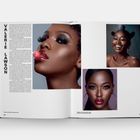 VALERIE LAWSON in großen Buchstaben; links Textblock, rechts drei Porträtfotos von Frauen mit kunstvollem Make-up.