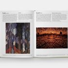 Links steht "Kupka Frantisek" und rechts "Kusama Yayoi". Darunter abstrakte Malerei mit geometrischen Mustern und Lichter in Spiegeln.