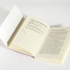 Links oben: "Aus Baos Bambusblattbibliothek". Rechts oben: "Die Macht radikaler Freundlichkeit". Offenes Buch.