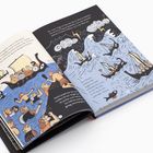 Zwei Buchseiten mit Illustrationen von Schiffen im Sturm und kämpfenden Figuren. Texte beschreiben eine stürmische Seereise.