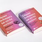 Zwei Bücher von Mark Wolynn: "Dieser Schmerz ist nicht meiner" und "WORKBOOK" mit lila-orangefarbenem Cover und Logos.