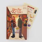 „Literally in Love“ von Teresa Sporrer. Cover zeigt Illustration eines Paares in einer Buchhandlung. Links Aufkleber-Set.