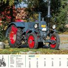 "LANZ BULLDOG 7506" steht oben. Kalender August 2027 unten. Ein alter blauer Traktor mit roten Rädern im Freien.