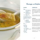 "Rindsuppe mit Grießstrudel" Zutaten und Zubereitung der Suppe mit detaillierten Anleitungen. Links ist eine Suppenschale.