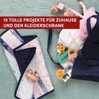 "15 tolle Projekte für Zuhause und den Kleiderschrank" auf rotem Hintergrund. Quilt, Spielzeug und Tasche liegen auf einer Decke.