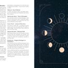 Links Text über die Mondphasen. Rechts eine stilisierte Darstellung der Mondphasen in einem Kreis auf Sternenhintergrund.