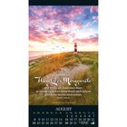 Text: Nähme ich Flügel der Morgenröte und bliebe am äußersten Meer, Psalm 139, 9-10. Augustkalender.  
Beschreibung: Ein Leuchtturm bei Sonnenaufgang, umgeben von Dünen und Meer.