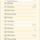 Das Bild zeigt einen August-Kalender mit floralen Illustrationen und Schmetterlingen. Feiertage und Mondphasen sind markiert.