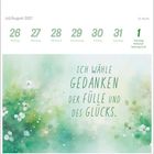 Juli/August 2027, Woche 30; "Ich wähle Gedanken der Fülle und des Glücks." Hintergrund in sanften Grüntönen mit Blumen.