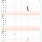 Kalender im August-Stil. Daten und Wochentage in Spalten. Illustration: Waschbär auf Baumstumpf, Hase, Pusteblumen.