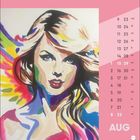 Text: "AUG" und Kalendertage vom 1. bis 31.; Illustration einer Frau in bunten Farben mit langen Haaren.