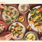 Menü – Fingerfood: Reissalat, Sesam-Ingwer-Dip, Zitronen-Pickles, Zucchiniröllchen, Kokos-Mandel-Pralinen, Gemüsespieße.