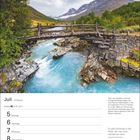 Juli-Kalenderblatt mit Leirvollen Landschaft, Nationalparkbeschreibung, Zitat über Natur von Angelika Kauffmann.