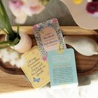 Drei Karten: 

1. "Lieber Bauchweh vom Lachen als Kopfschmerzen vom Grübeln." Buntes florales Design.

2. "Ich trage Sonnenschein in meinem Herzen..." mit Schmetterling.

3. Text über Balance und Mini-Yoga-Übung.