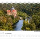 Text: "August - 15.08. Mariä Himmelfahrt", "Die mittelalterliche Burg Kriebstein". Eine Burg auf einer Klippe umgeben von Wald. Kalenderansicht.