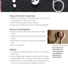 Übungen und Reflexion zur Yin-Yang-Balance, mit Anleitungen zur Selbstbeobachtung und Anpassung im Alltag. Schwarzer Sand, Yin-Yang-Symbol und Steine.