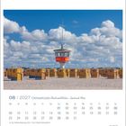 Kalenderseite: August 2027, "Ostseeküste - Wind und Wellen - Sand und Meer", zeigt Strandkörbe und einen Wachturm.