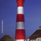 "August 2027. Leuchtturm Westerheversand, Schleswig-Holstein, Deutschland, erbaut 1906. Karte mit Dänemark."