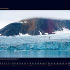11 November. Kalender mit einem Foto von einem schneebedeckten Gebirge und einem bleuen Gletscher im Vordergrund.