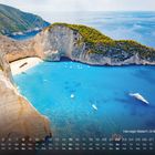 "Navagio Beach, Griechenland 8." Kalenderansicht unten. Strahlend blaues Meer, Klippen, Strand mit gestrandem Schiff.