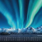 "Polarlichter, Lofoten 8." Kalender mit Nordlichtern über schneebedeckten Bergen und klarem Nachthimmel.