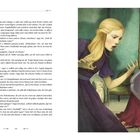 Text: "DIE STURMHÖHE". Illustration: Eine blonde Frau im lila Kleid, überrascht, hält ein Tablett mit einem Glas, Vorhang im Hintergrund.