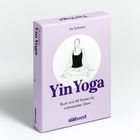 „Yin Yoga“, Buch und 40 Karten, Iris Schwarz; Illustration: Person in Meditationshaltung, lila Verpackung.