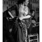 Kalender für September, Casares Edition. Eine Flamenco-Tänzerin in Aktion, Hintergrund mit Gitarrenspieler und Bühnenbild.