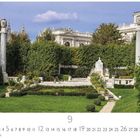 „Volkspark“, Monatsübersicht September. Schöner Garten mit Statuen, gepflegtem Rasen, umgeben von historischen Gebäuden.