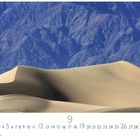 Text: "Death Valley", Zahl 9, "CASARES EDITION". Sanddünen im Vordergrund vor einer Bergkulisse im Hintergrund.