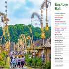 "Explore Bali" steht oben. Links sehen wir eine bunt verzierte, belebte Straße mit traditionellen balinesischen Dekorationen.