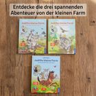 Entdecke die drei spannenden Abenteuer von Judiths kleiner Farm. Drei bunte Buchcover mit Katzen und Pferden auf Holzuntergrund.