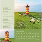 Links steht ein irischer Segenswunsch über Frieden. Rechts ein Leuchtturm auf einer Wiese mit Schafen. Unten Septemberkalender.